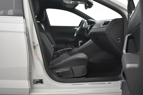 Volkswagen Taigo 1.0 TSI 110PK R-Line DSG\AUT | Achteruitrijcamera | Stoelverwarming | Volledig Digitaal Dashboard | Adaptieve Cruise Control | C