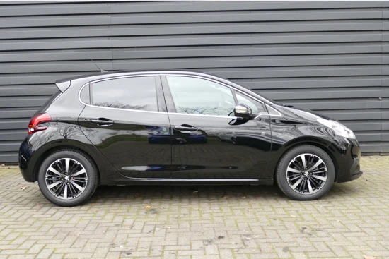 Peugeot 208 1.2 PURETECH 110PK 5-DRS ALLURE + / NAVI / LED / CLIMA / PDC / 16"LMV / CAMERA / PANO.DAK / BLUETOOTH / CRUISECONTROL / 1E EIGEN