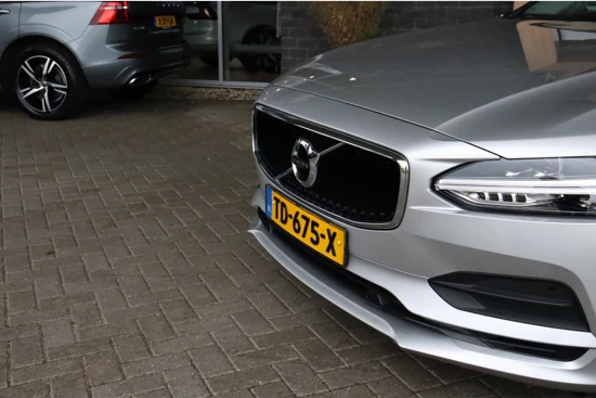 Volvo S90 T4 Geartronic Momentum+ | Trekhaak | Adaptieve Cruise Control | Stoelverwarming | BIS Dode hoek detectie | Pilot Assist | Ledere