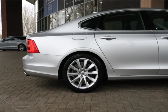 Volvo S90 T4 Geartronic Momentum+ | Trekhaak | Adaptieve Cruise Control | Stoelverwarming | BIS Dode hoek detectie | Pilot Assist | Ledere