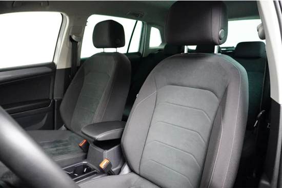 Volkswagen Tiguan 1.5 TSI 150PK DSG Life | Ergo Stoelen | Trekhaak | Camera