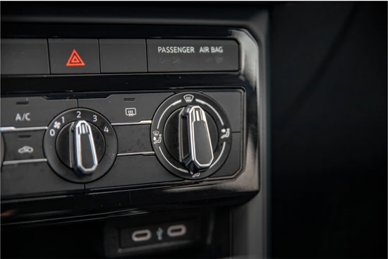 Volkswagen T-Cross Life 1.0TSI 95pk | Navigatie | Donker getint glas |