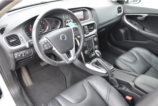 Volvo V40 T2 Polar+ #LerenBekleding #LageKM! #VolvoSelekt!