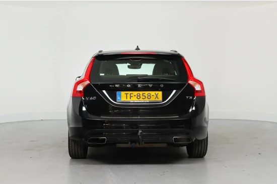 Volvo V60 1.5 T3 Polar+ Dynamic | Schuifkanteldak | Navigatie | Cruise control | Trekhaak | Stoelverwarming | Dealer onderhouden!