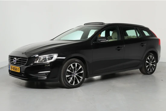 Volvo V60 1.5 T3 Polar+ Dynamic | Schuifkanteldak | Navigatie | Cruise control | Trekhaak | Stoelverwarming | Dealer onderhouden!