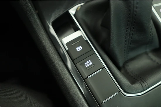 Volkswagen Tiguan 1.5 TSI Elegance | Automaat | Navi by App | Adaptieve Cruise | Camera | Stoel/Stuurverwarming |