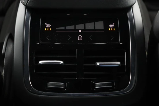Volvo XC60 B5 Aut-8 Ultimate Dark | Bowers & Wilkins audiosysteem | Actieve chassisregeling met luchtvering | G