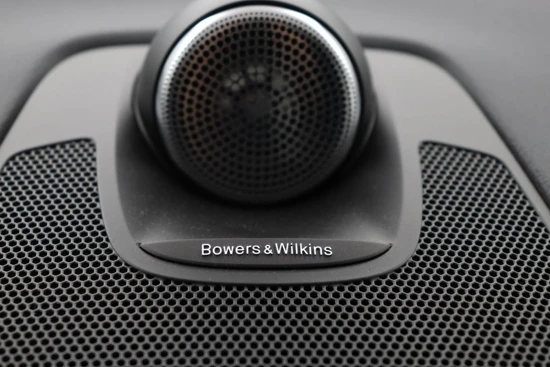 Volvo XC60 B5 Aut-8 Ultimate Dark | Bowers & Wilkins audiosysteem | Actieve chassisregeling met luchtvering |