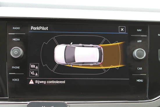 Volkswagen Polo 1.0 TSI Comfortline Business | Navigatie | PDC V+A | 16"Lmv | Digitaal Dashboard | LED | Climate Control