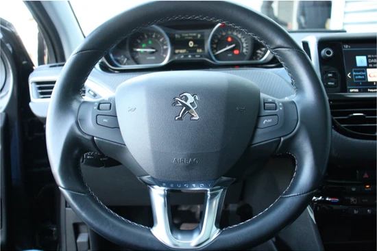 Peugeot 2008 1.2 PURETECH 130PK ALLURE AUTOMAAT / NAVI / LEDER / CLIMA / LED / PDC / 16" LMV / CAMERA / PANO. DAK / BLUETOOTH / CRUISECONTROL