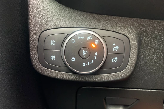Ford Fiesta 1.0 EcoBoost 100pk Titanium | Camera | Navi | Cruise control | ECC-Airco | Voorruit verwarming | PDC voor & achter | 16 Inch | E