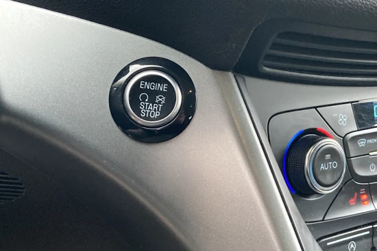 Ford Kuga 1.5 EcoBoost 150pk Trend Ultimate | Camera | Stoel & stuur verwarming | Navi | Trekhaak | PDC voor & achter | 2000kg trekgewicht