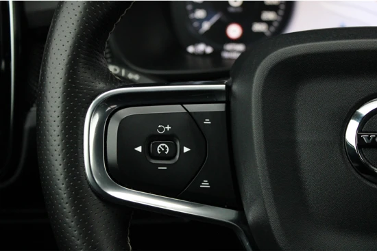 Volvo XC40 T5 AWD R-Design Intro Edition| Adaptive Cruise | Panoramadak | Harman/Kardon | 360° Camera | Mem. Seats | BLIS | Trekhaak
