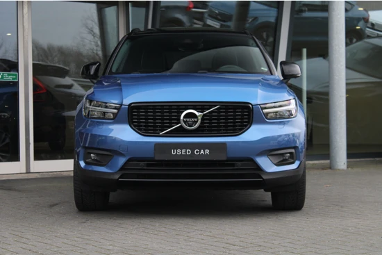 Volvo XC40 T5 AWD R-Design Intro Edition | Adaptive Cruise | Panoramadak | Harman/Kardon | 360° Camera | 2100KG Trekvermogen