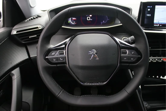 Peugeot 2008 1.2 Allure Pack | Trekhaak | 3D Navi | Camera | Virtueel Dashboard | Leder/Stof | 17" Lichtmetalen v