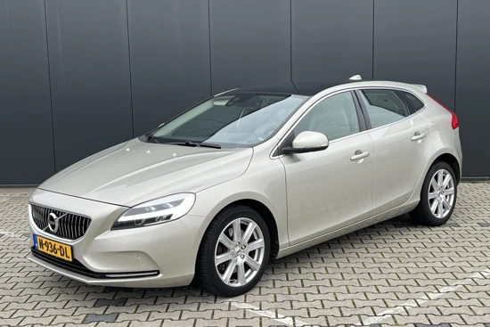 Volvo V40 T3 Inscription | Panoramadak | Trekhaak | BLIS | LED | Leder | Camera | Stoelverwarming | Verwarmde Voorruit