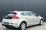 Volvo V40 T3 Inscription | Panoramadak | Trekhaak | BLIS | LED | Leder | Camera | Stoelverwarming | Verwarmde Voorruit