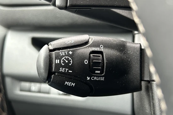 Opel Vivaro 2.0CDTI L3H1 180pk | Automaat | Alarmsysteem | Stoelverwarming | Adaptieve cruise control | Apple Carplay/Android Auto |