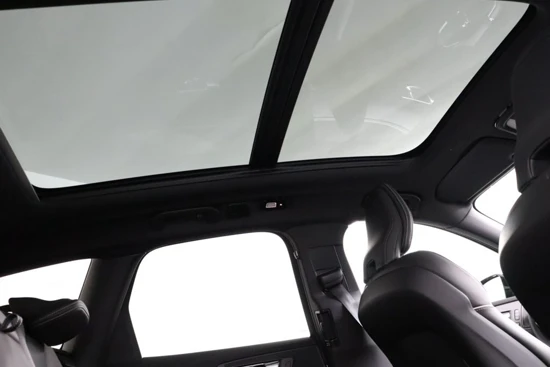 Volvo XC60 B5 Plus Dark | Harman Kardon | 360 graden camera | Nappa Leder Contourstoelen | Stoel & stuurwielverwarming |