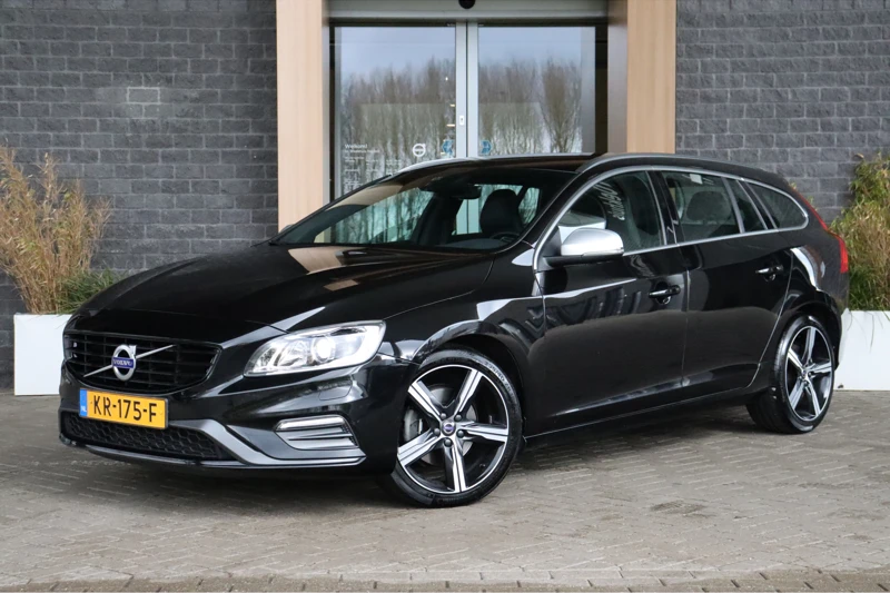 Volvo V60 V60 T3 Geartronic R-Design | Stoelverwarming | Standkachel met Volvo On Call App | Cruise Control | Xenon verlichting meesturend