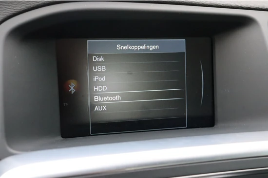 Volvo V60 V60 T3 Geartronic R-Design | Stoelverwarming | Standkachel met Volvo On Call App | Cruise Control | Xenon verlichting meesturend