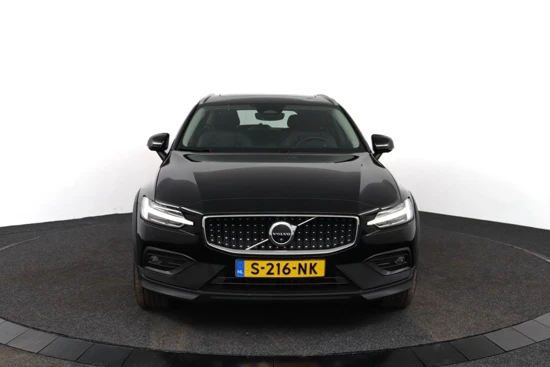 Volvo V60 Cross Country B5 AWD Ultimate