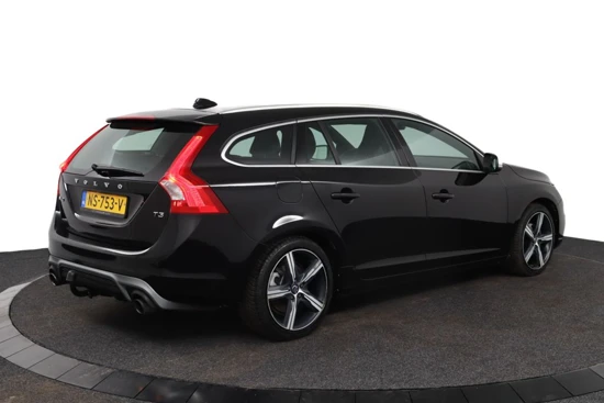 Volvo V60 T3 NORDIC+ SPORT R-DESIGN | Stoelverwarming | Vaste trekhaak |