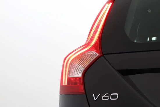 Volvo V60 T3 NORDIC+ SPORT R-DESIGN | Stoelverwarming | Vaste trekhaak |