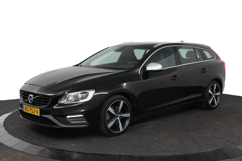 Volvo V60 T3 NORDIC+ SPORT R-DESIGN | Stoelverwarming | Vaste trekhaak |