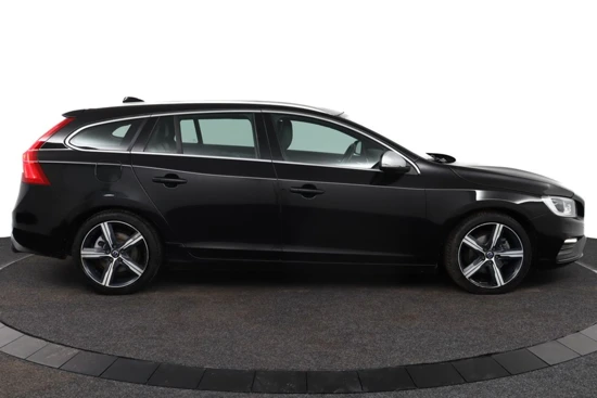 Volvo V60 T3 NORDIC+ SPORT R-DESIGN | Stoelverwarming | Vaste trekhaak |