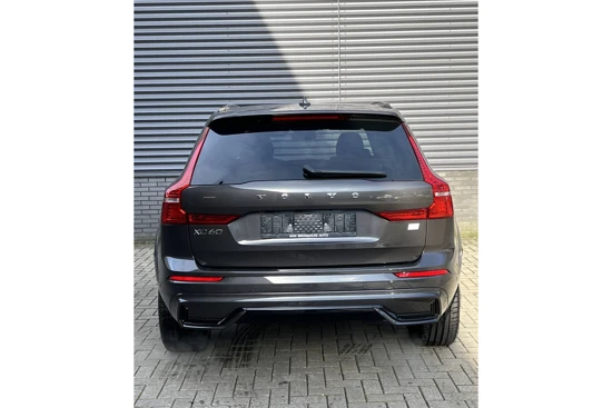 Volvo XC60 T6 ULTIMATE DARK | HUD | LUCHTVERING | H&K | BLIS | ACC | 22INCH | GETINT GLAS |