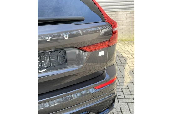 Volvo XC60 T6 ULTIMATE DARK | HUD | LUCHTVERING | H&K | BLIS | ACC | 22INCH | GETINT GLAS |