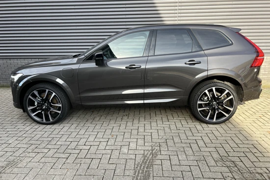 Volvo XC60 T6 ULTIMATE DARK | HUD | LUCHTVERING | H&K | BLIS | ACC | 22INCH | GETINT GLAS |