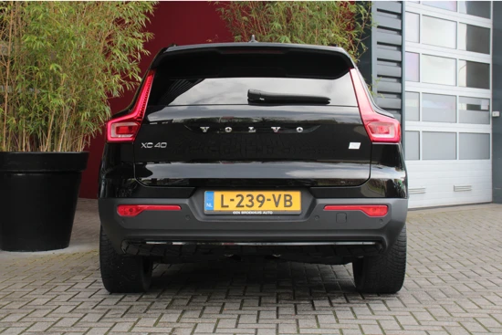 Volvo XC40 Recharge Twin AWD 408pk Plus | 12% bijtelling! | Trekhaak | Adaptive Cruise | Camera | Dodehoeksensoren