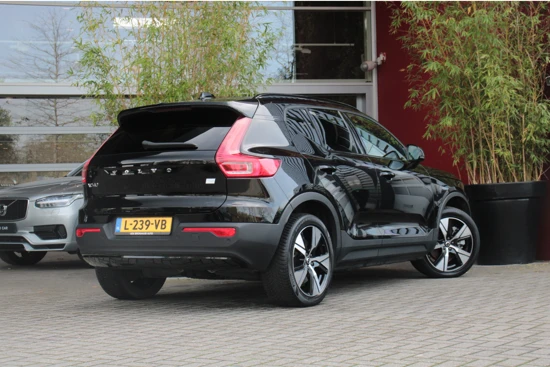 Volvo XC40 Recharge Twin AWD 408pk Plus | 12% bijtelling! | Trekhaak | Adaptive Cruise | Camera | Dodehoeksensoren