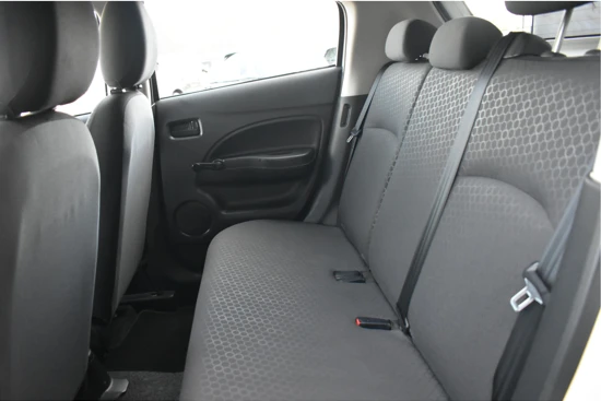 Mitsubishi Space Star 1.0 Inform | Parkeersensoren | Airco | 2e Eigenaar | Radio/MP3 | Stuurbekrachtiging | Centrale Deurvergrendeling | !!