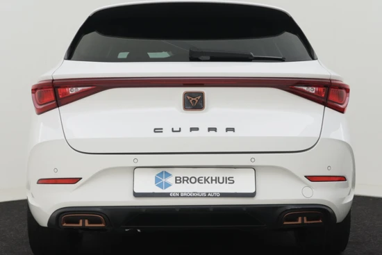 CUPRA Leon Sportstourer 1.4 e-Hybrid 245PK | Navigatiesysteem full map | Parkeersensoren achter | Voorstoelen/stuur verwarmd | Keyless go | 19'' LMV | D