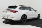 CUPRA Leon Sportstourer 1.4 e-Hybrid 245PK | Navigatiesysteem full map | Parkeersensoren achter | Voorstoelen/stuur verwarmd | Keyless go | 19'' LMV | D