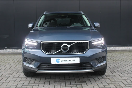 Volvo XC40 T2 Momentum | NL-auto | Adaptieve cruise | Camera | Trekhaak | Keyless | DAB-audio