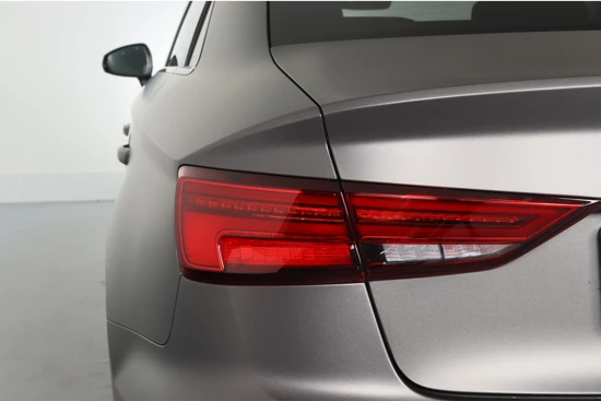 Audi A3 Limousine 1.5 TFSI CoD Sport S Line Edition | Dealer Onderhouden! | LED | Vitrtueel | Open Dak | Navi | Sportstoelen | Clima | K