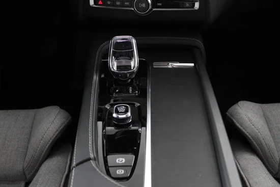 Volvo XC90 T8 Aut-8 Recharge AWD Ultimate Dark Long Range | Full Option | Bowers & Wilkins audiosysteem | Parke