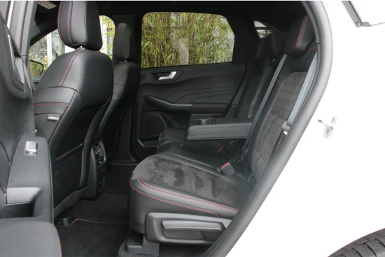 Ford Kuga 2.5 PHEV 225pk ST-Line X | Alle opties! | Pano | AGR stoelen | Trekhaak | Head-up | B&O | 19'' Velgen