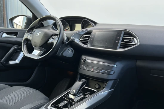 Peugeot 308 1.2 130pk Allure | Automaat | Navigatie | Parkeersensoren voor + achter | Apple Carplay/Android Auto |