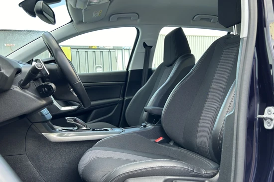 Peugeot 308 1.2 130pk Allure | Automaat | Navigatie | Parkeersensoren voor + achter | Apple Carplay/Android Auto |