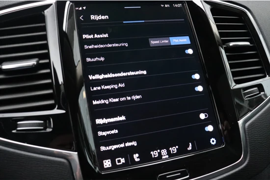 Volvo XC90 T8 AWD Recharge Plus Dark Long Range | Trekhaak | 360° Camera | Harman Kardon | Adaptieve Cruise Control | Pilot Assist | BLIS D