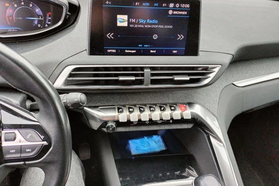 Peugeot 5008 1.2 PureTech Allure | Apple Carplay/Android Auto | Cruise control | Lichtmetalen velgen 19"