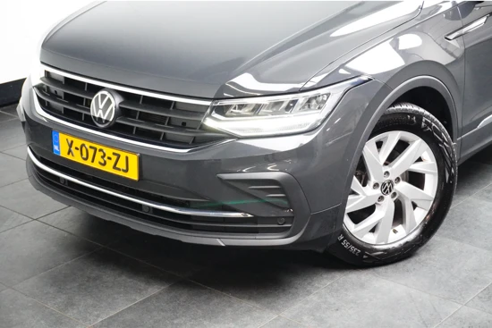 Volkswagen Tiguan 1.5 TSI Elegance | Camera | Dodehoek Detector | Alcantara | PDC v+a | Stoel & Stuur verwarming | Elek.Trekhaak