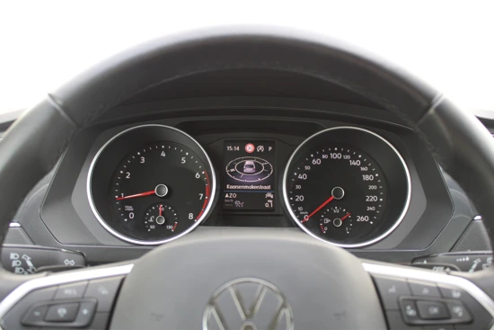 Volkswagen Tiguan 1.5 TSI Elegance | Camera | Alcantara | PDC v+a | Stoel & Stuur verwarming | Elek.Trekhaak