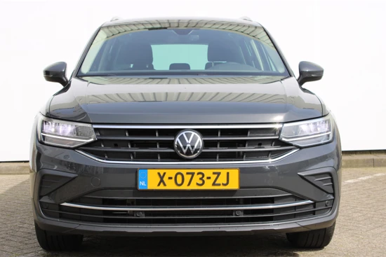 Volkswagen Tiguan 1.5 TSI Elegance | Camera | Alcantara | PDC v+a | Stoel & Stuur verwarming | Elek.Trekhaak