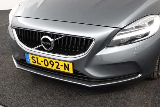 Volvo V40 T2 MOMENTUM | Stoelverwarming | Park assist achter | Navigatie |